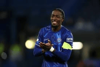 包含达拉斯独行侠内部会议纪要流出：今夜更衣室发声；欧冠使命明确；资深球员宣示担当的词条