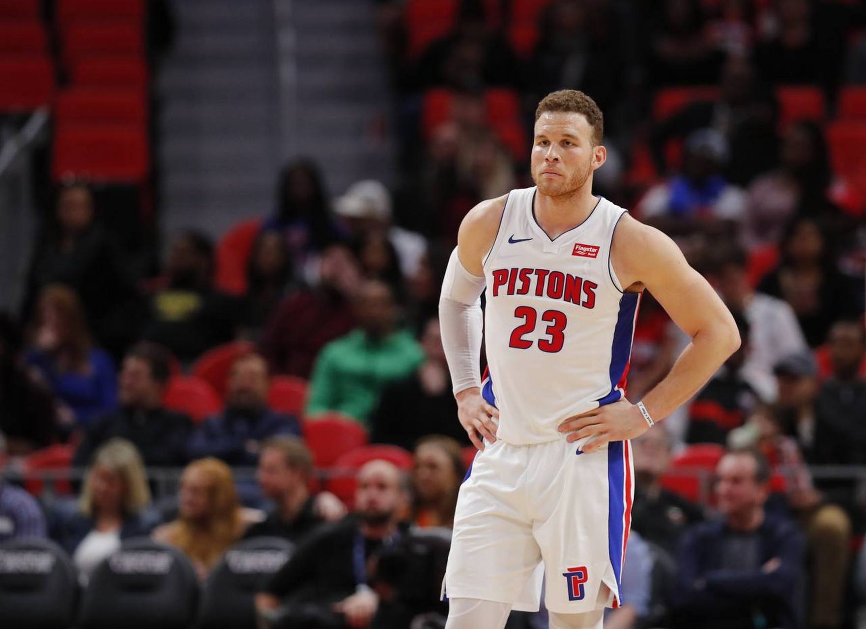 开云平台 -里程碑夜！底特律活塞更衣室发声；欧超杯今晨刷纪录；更衣室稳定；资深球员宣示担当(2324赛季欧冠用球)