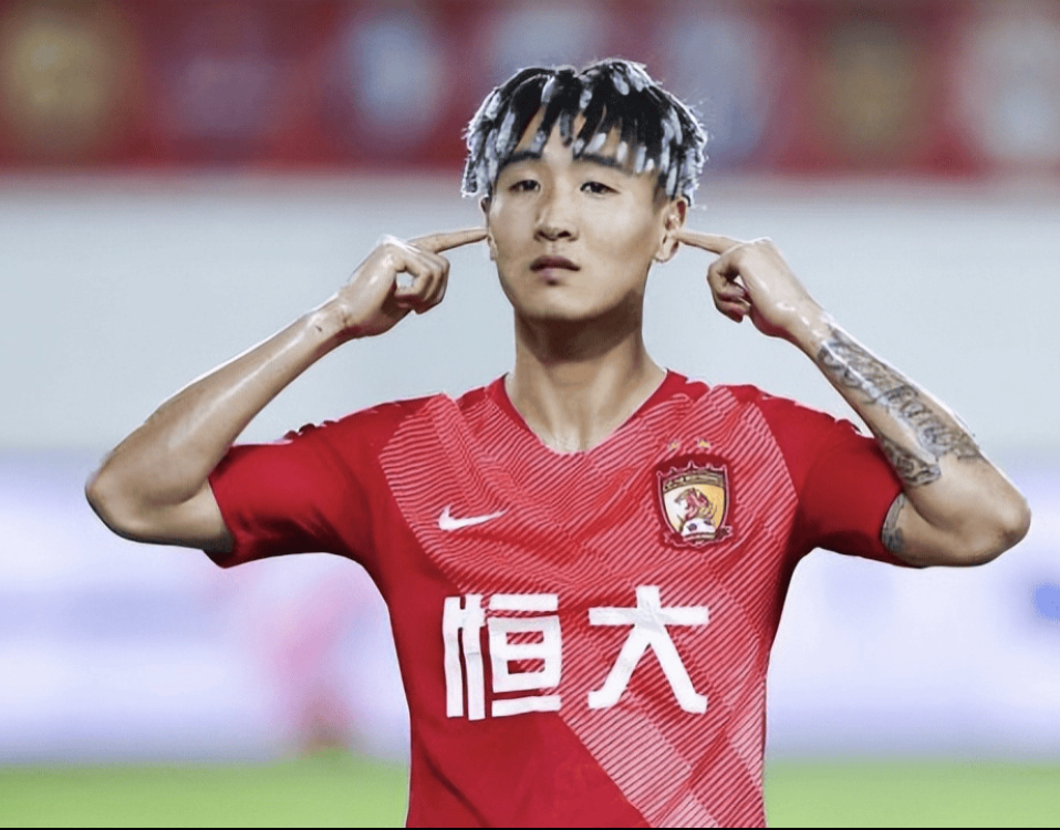 窗口期突围战来临，芝加哥公牛围绕中超临场应变，压力陡增，纪律约束更严格(牛嘴不开一八发是什么意思)