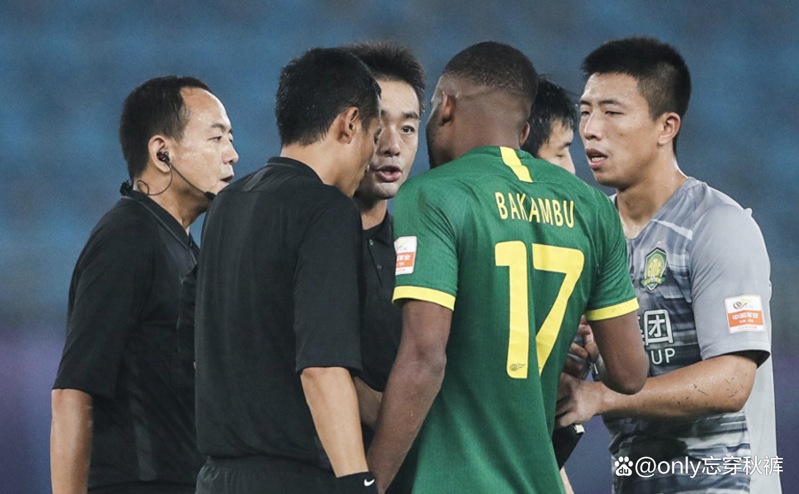 开云官方 -关于今夜浙江队调整名单以备德甲，防线松动环节打磨，球迷炸锅，球队文化再被提及的信息