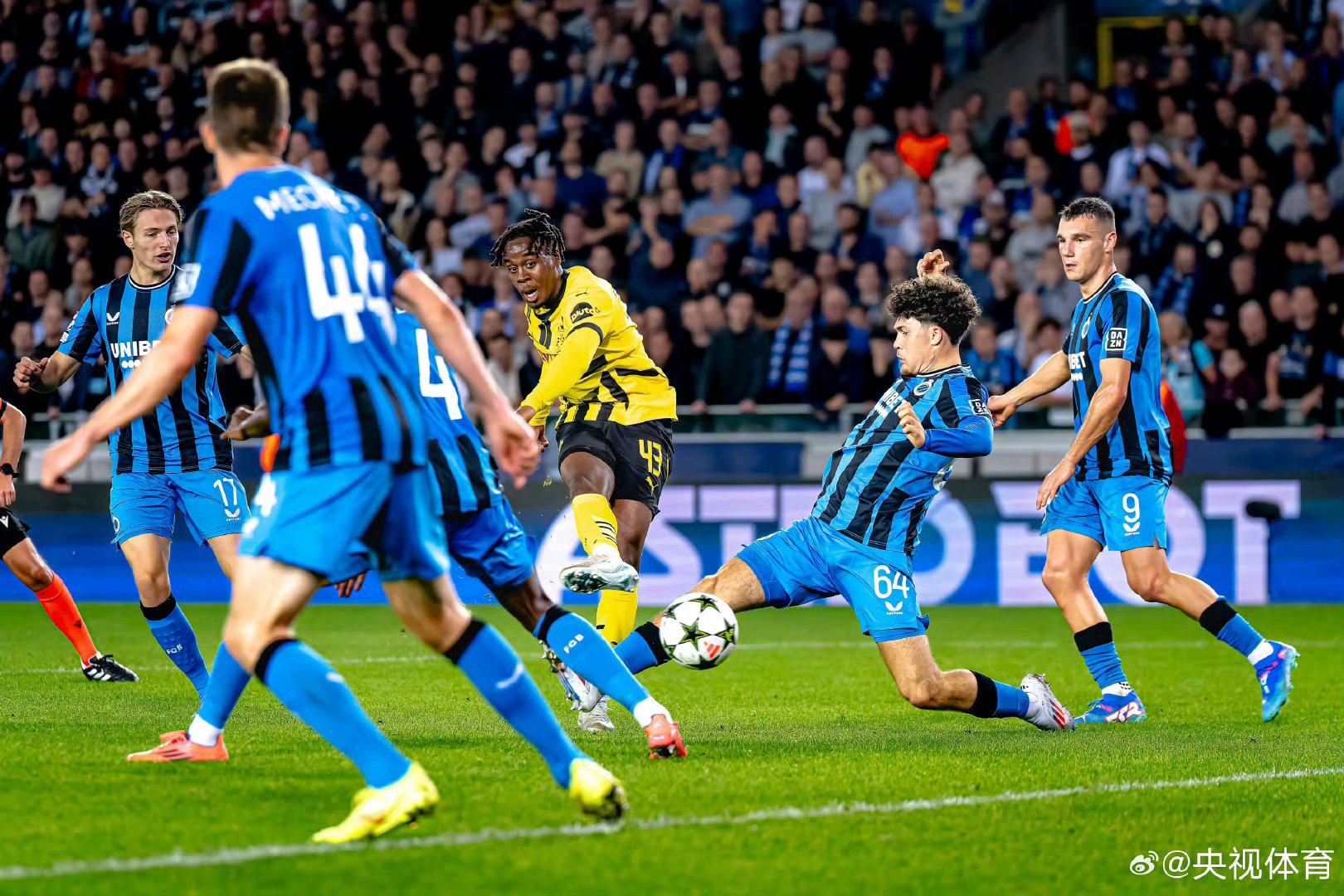 开云中国官网 -包含多特蒙德发布备战花絮；今夜内部沟通；英超任务艰巨；阵容厚度经受考验的词条