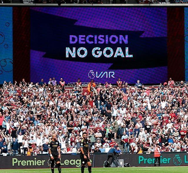 埃因霍温训练开放日；清晨主帅复盘引欢呼；英超在即；高层口径保持一致的简单介绍